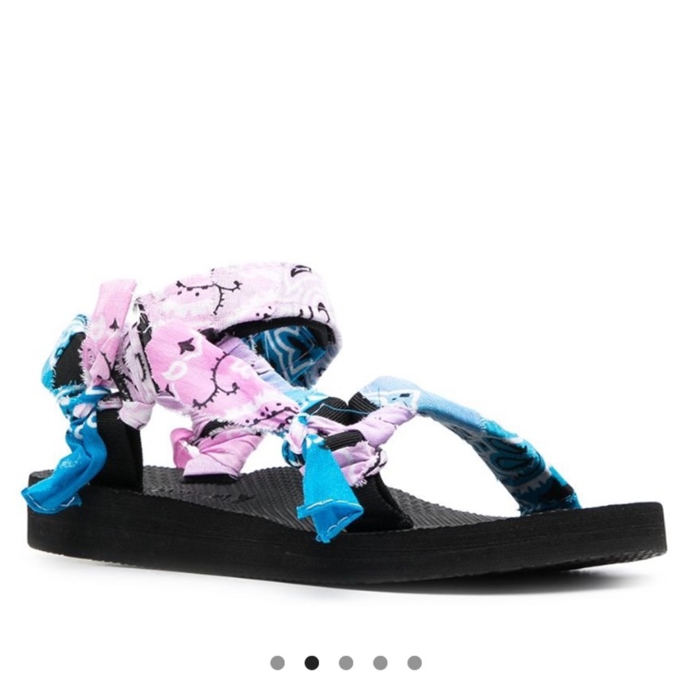 Arizona love trekky bandana tie dye sandals